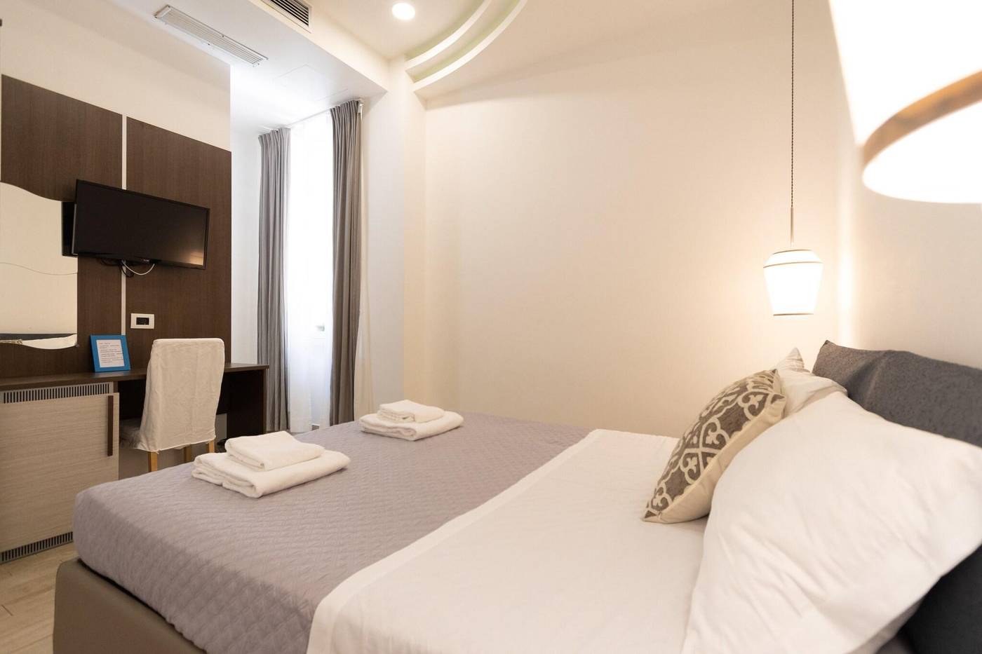 Maison-Maneli-Luxury-B-B-Room-11