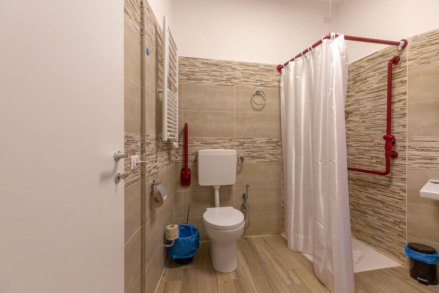 Flatinrome-Trastevere-Deluxe-Rooms-Room-45