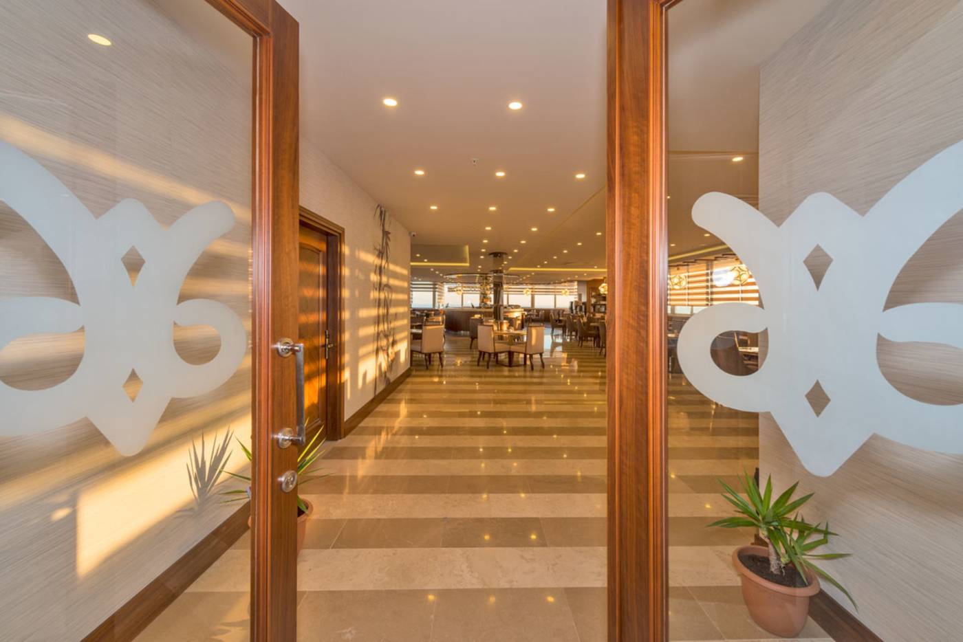 Bekdas-Hotel-Deluxe-Restaurant-17