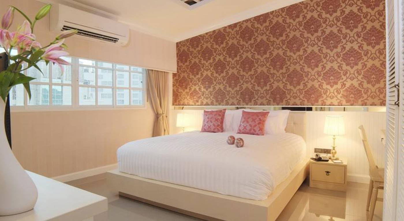 The-Raya-Surawong-Bangkok-Room-18