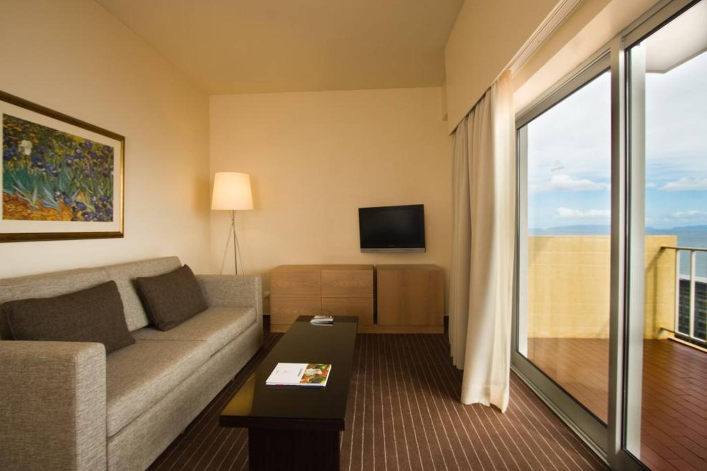 Girassol---Suite-Hotel-Room-14