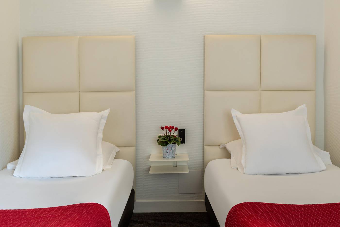 The-Originals-City--Hotel-Lecourbe--Paris-Room-21