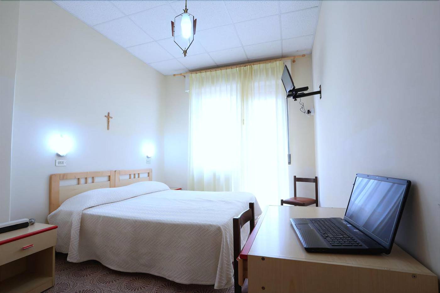 Hotel-Blurelda-Room-10