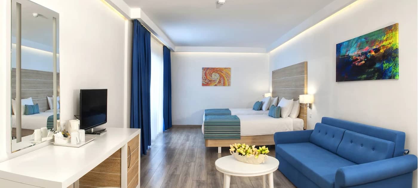 Garcia-Resort---Spa-Room-26