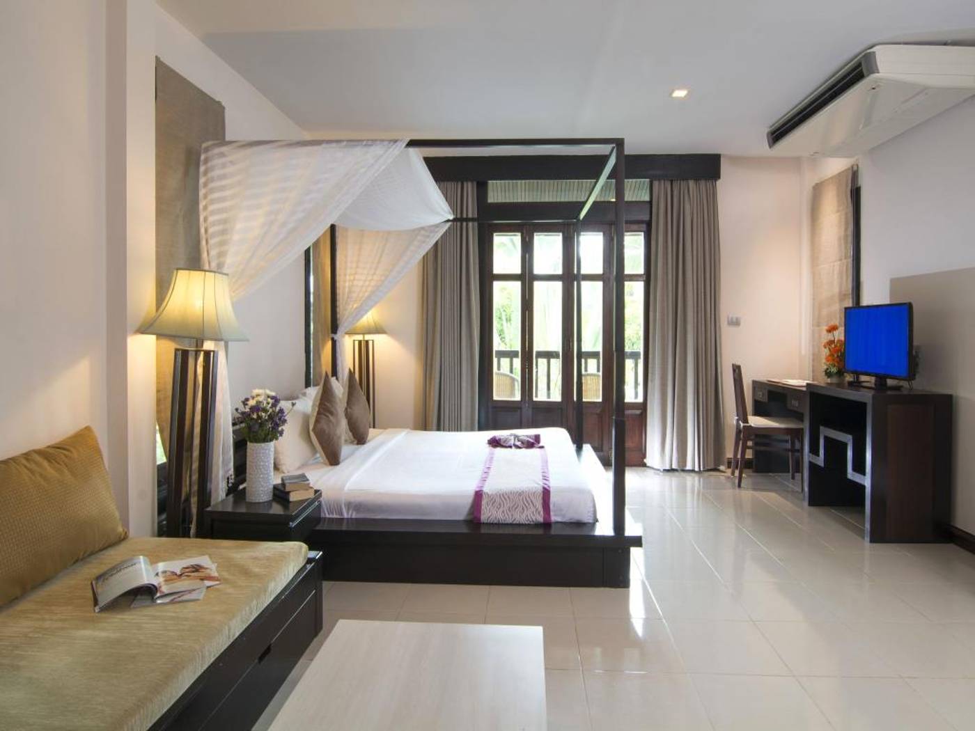 Anyavee-Tubkaek-Beach-Resort-Room-25