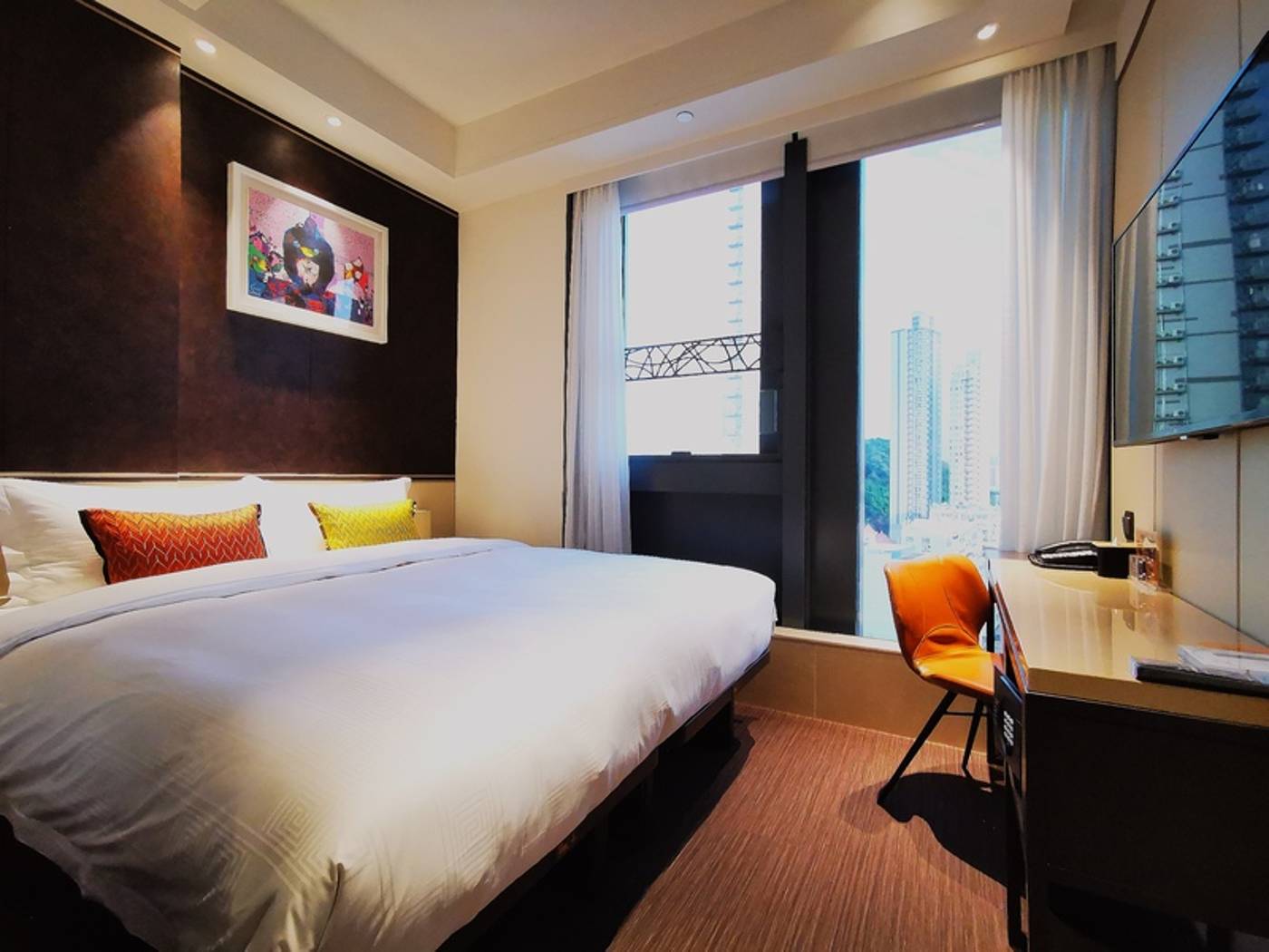 E-Hotel-Room-5