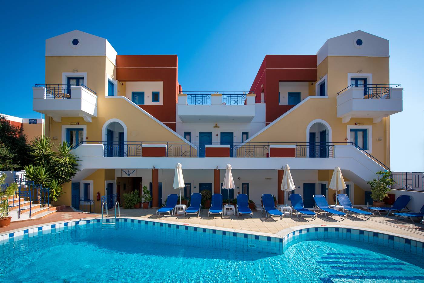 Astra-Village-Pool-4