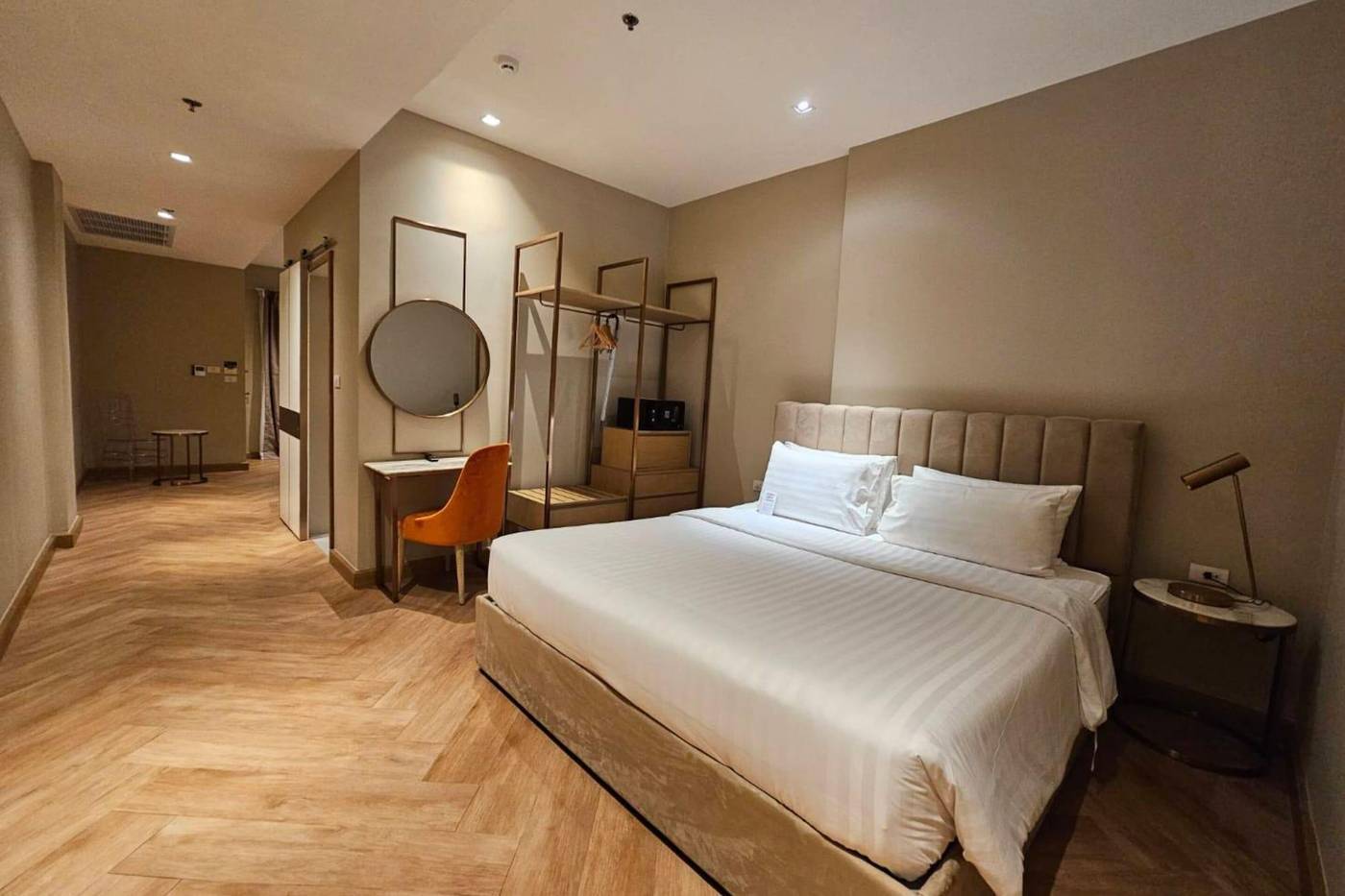 Away-Bangkok-Riverside-Kene-Room-31