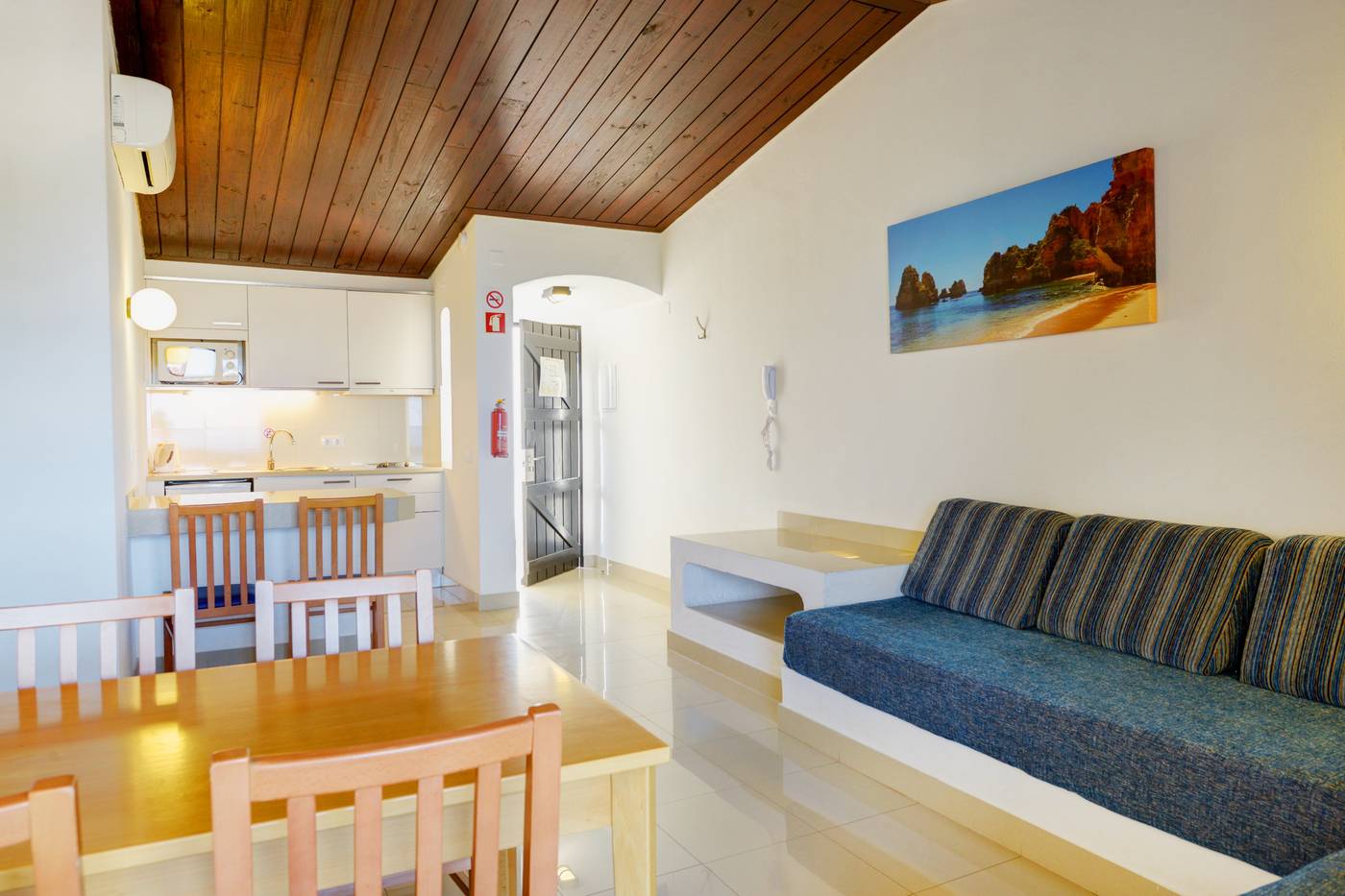 3HB-Golden-Beach-Room-13