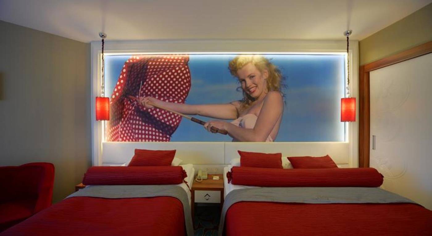 Vikingen-Infinity-Resort---Spa-Room-33