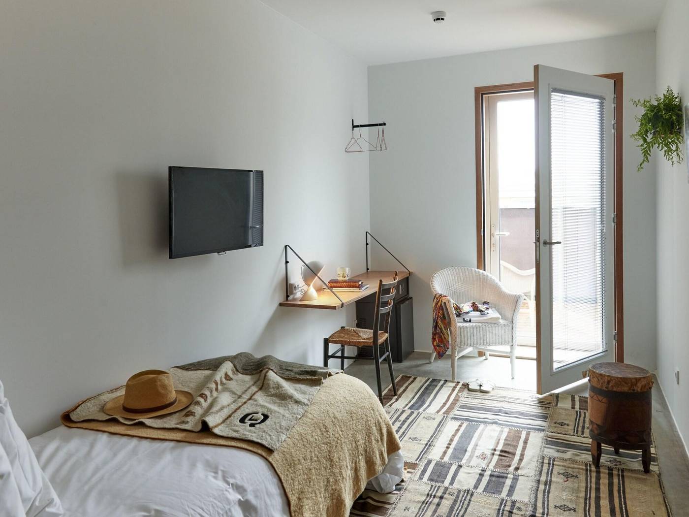 Q-Factory-Hotel-Room-15