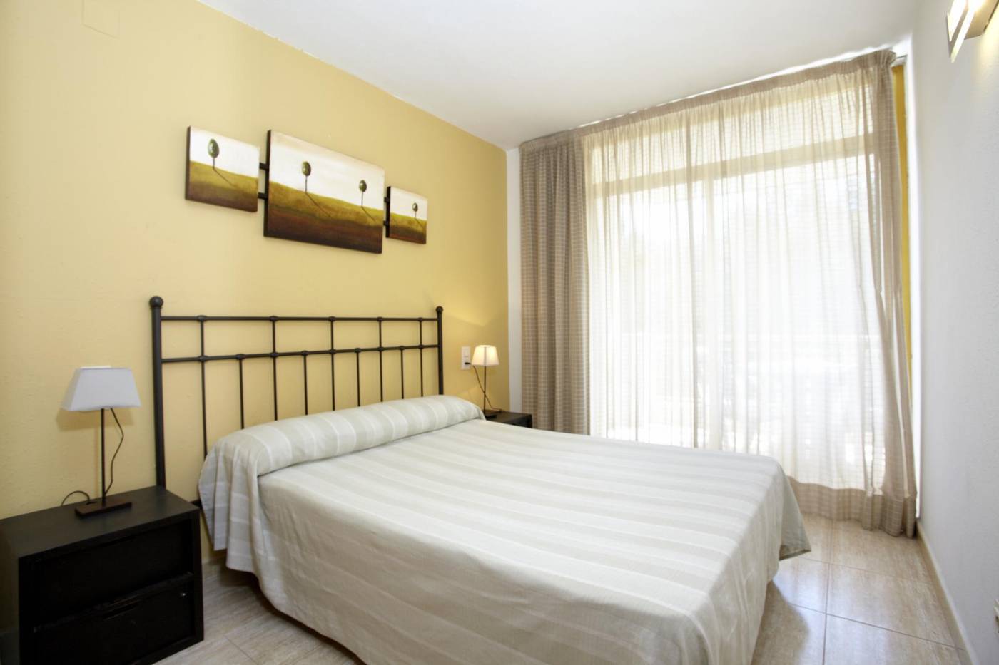 Catalonia-Gardens-Room-7