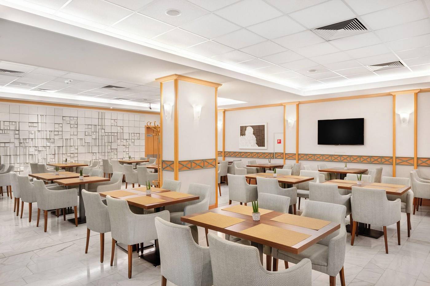 Danubius-Hotel-Arena-Bar-45