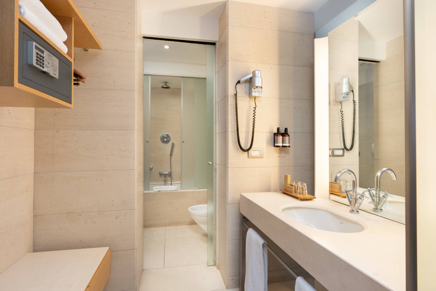 Precise-House-Mantegna-Roma-Room-45