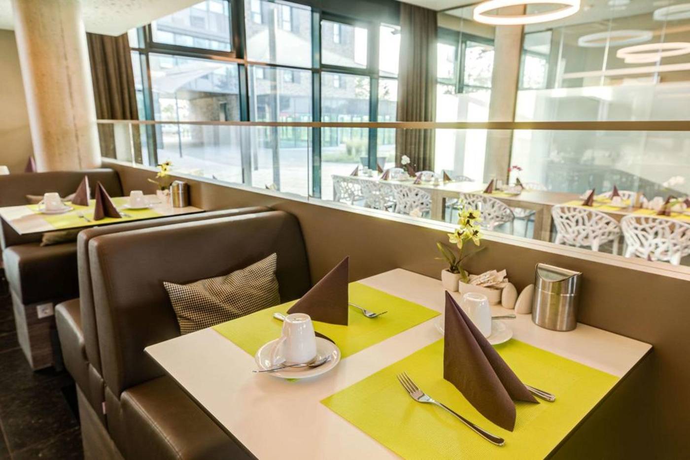 Hey-Lou-Hotel-Monheim-am-Rhein-Restaurant-18