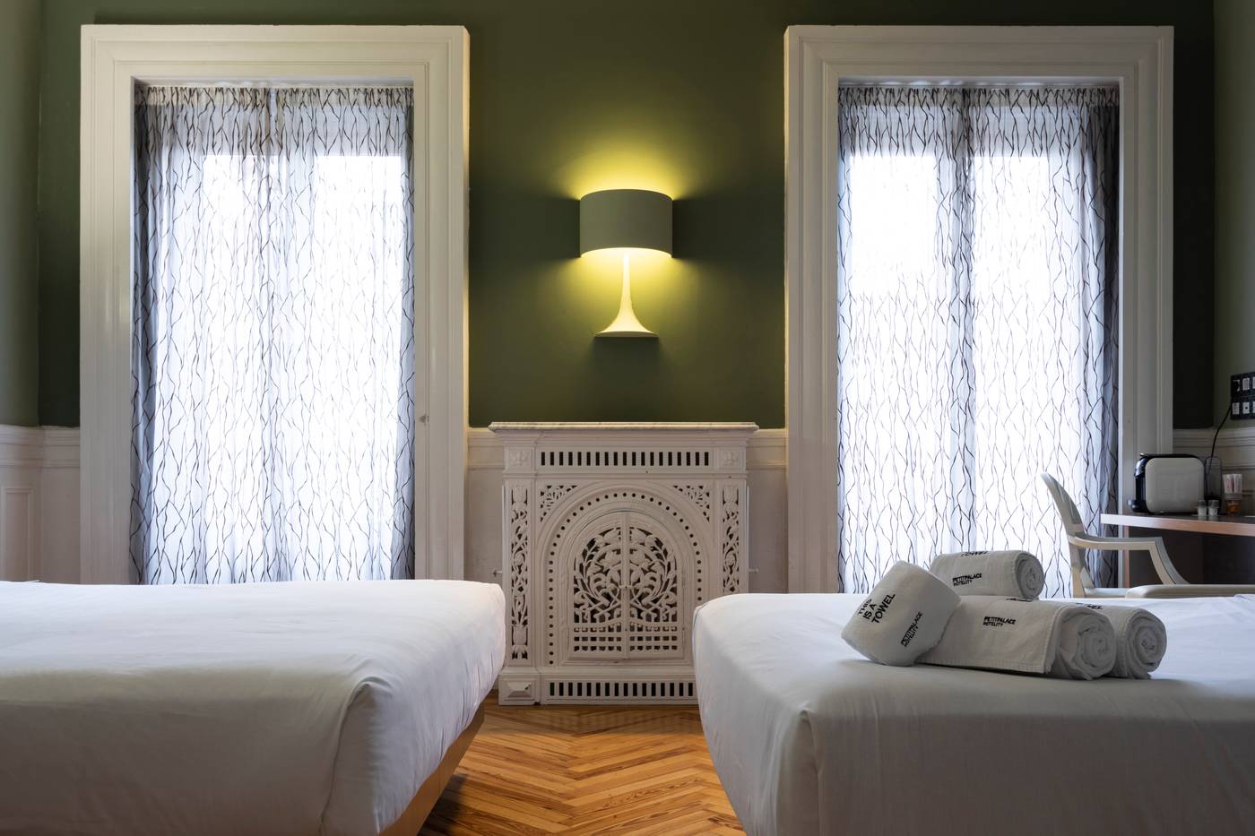 Petit-Palace-Lealtad-Plaza-Room-30