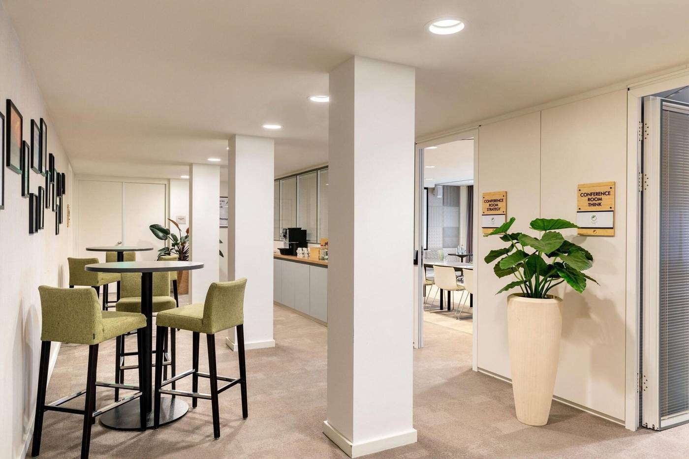 Element-Amsterdam-Lobby-4