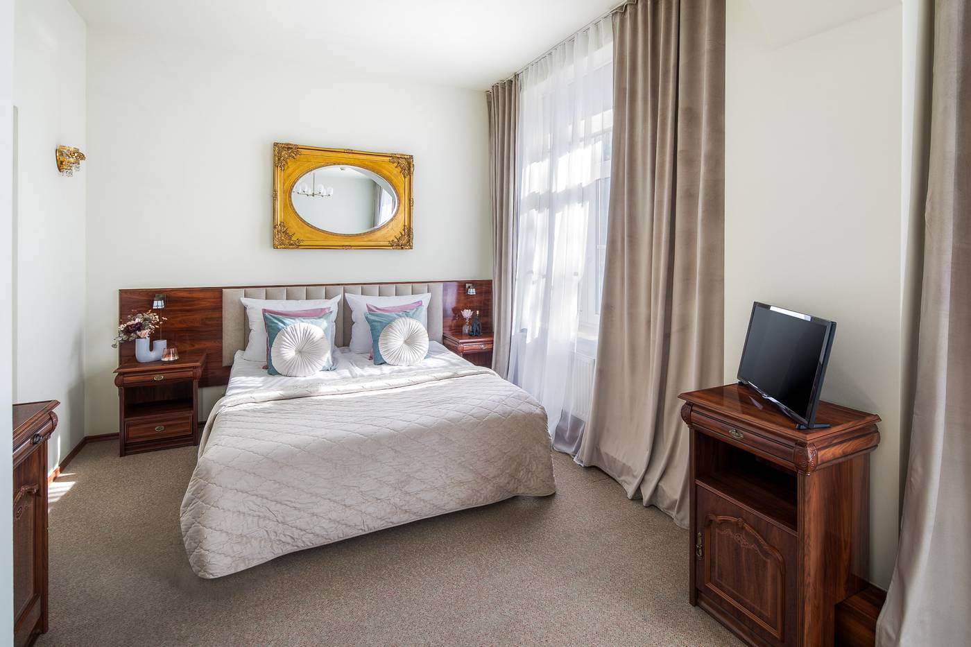 Old-Time-Aparthotel-Room-10