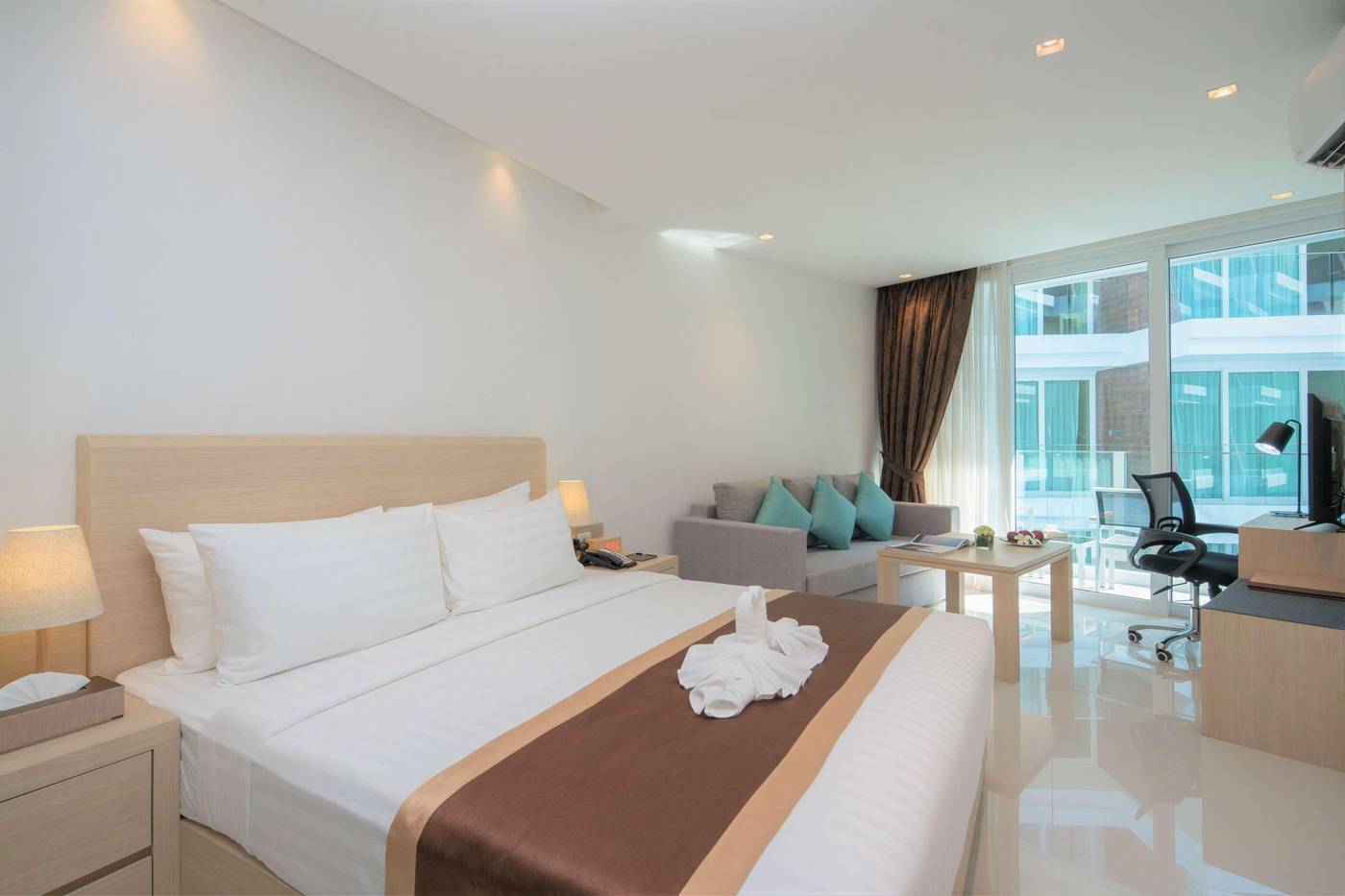 The-Beachfront-Hotel-Phuket-Room-23