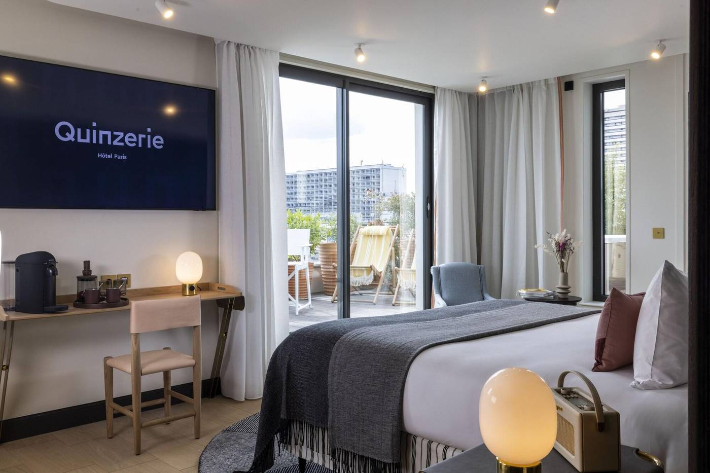 Quinzerie-Hotel---Tour-Eiffel-Room-23