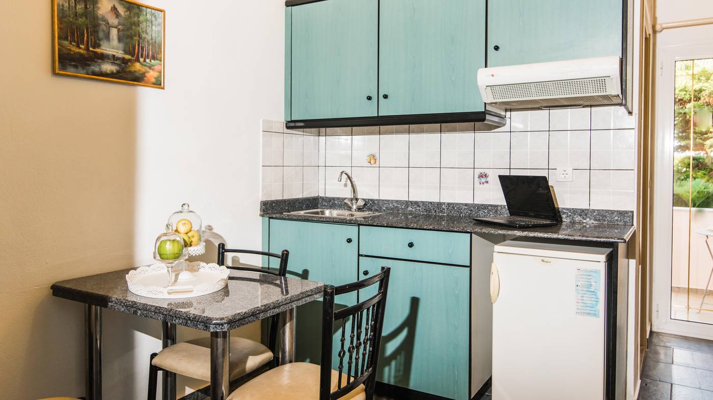 Yiannis-Manos-Apartments-Room-67