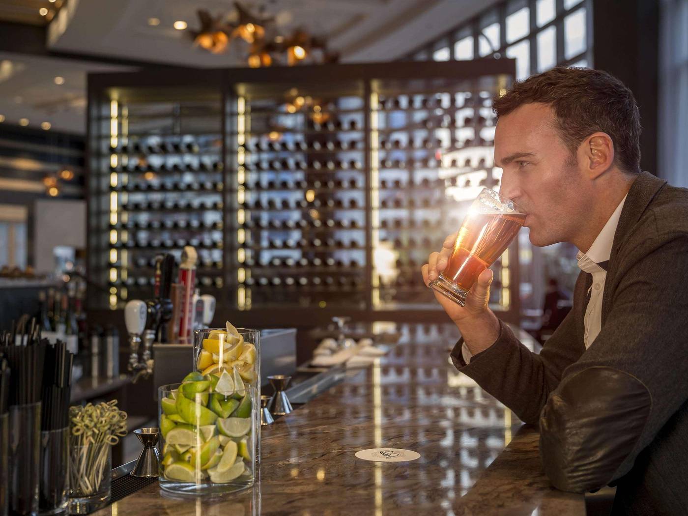 Fairmont-Waterfront-Bar-66