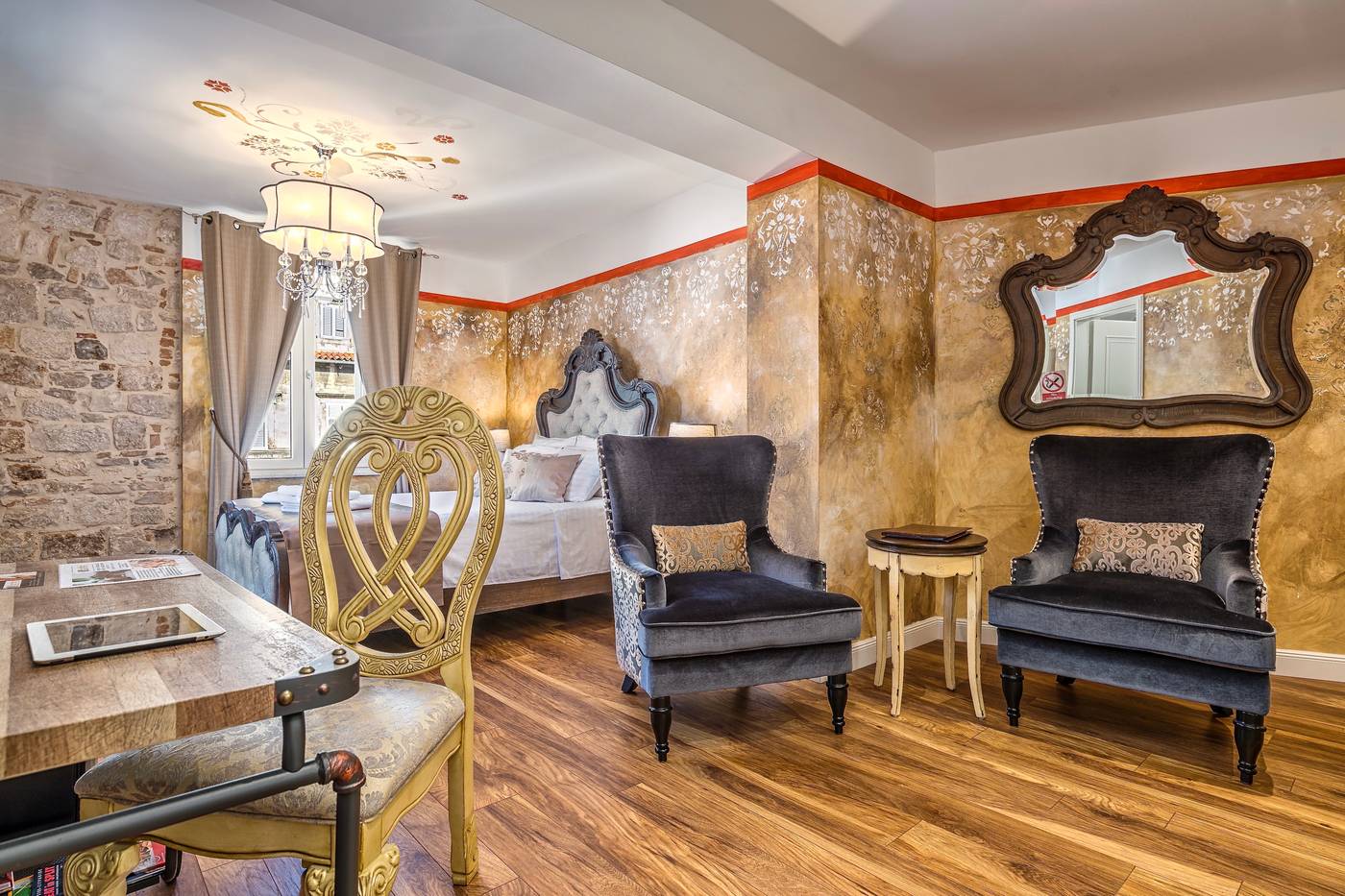 Plaza-Marchi-Old-Town---Quaint---Elegant-Hotels-Room-47