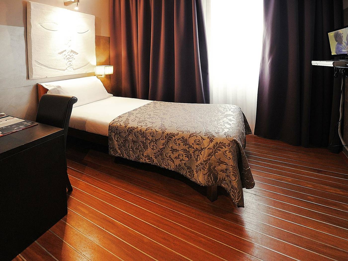 Borghese-Palace-Art-Hotel-Room-15