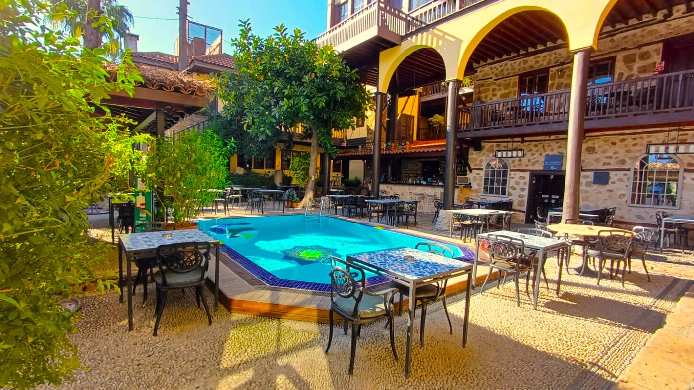 ALP-PASA-BOUTIQUE-HOTEL-OLD-TOWN-General-view-10