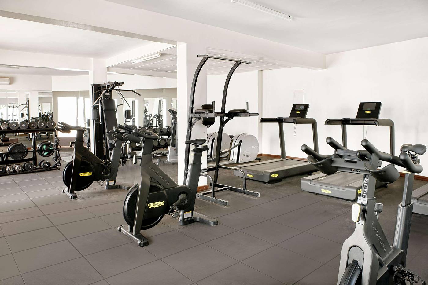 Iberostar-Waves-Founty-Beach-Sports-and-Entertainment-84