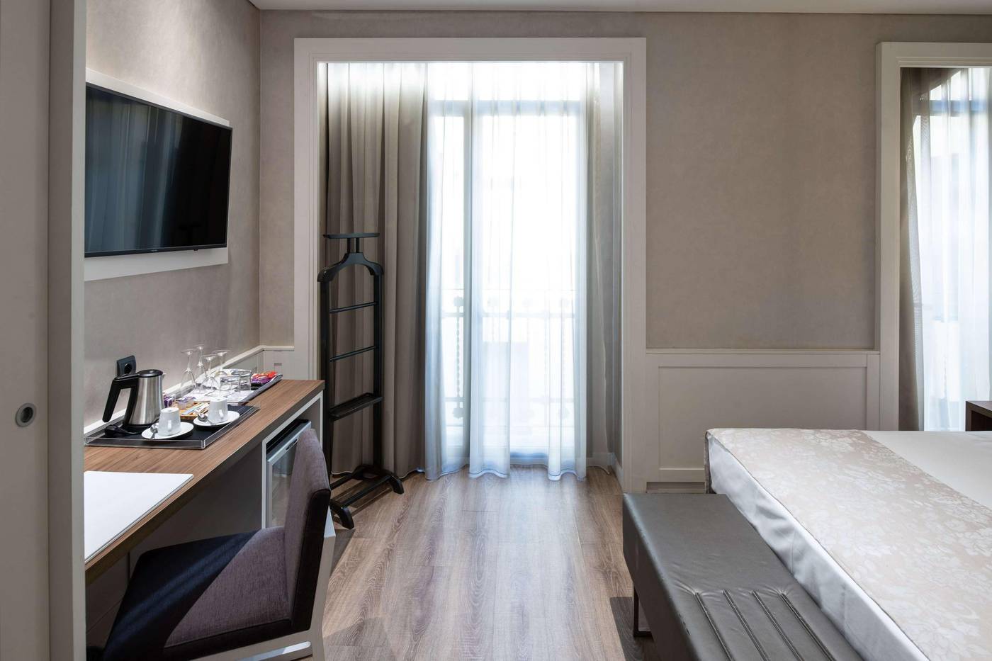 Catalonia-Puerta-del-Sol-Room-35