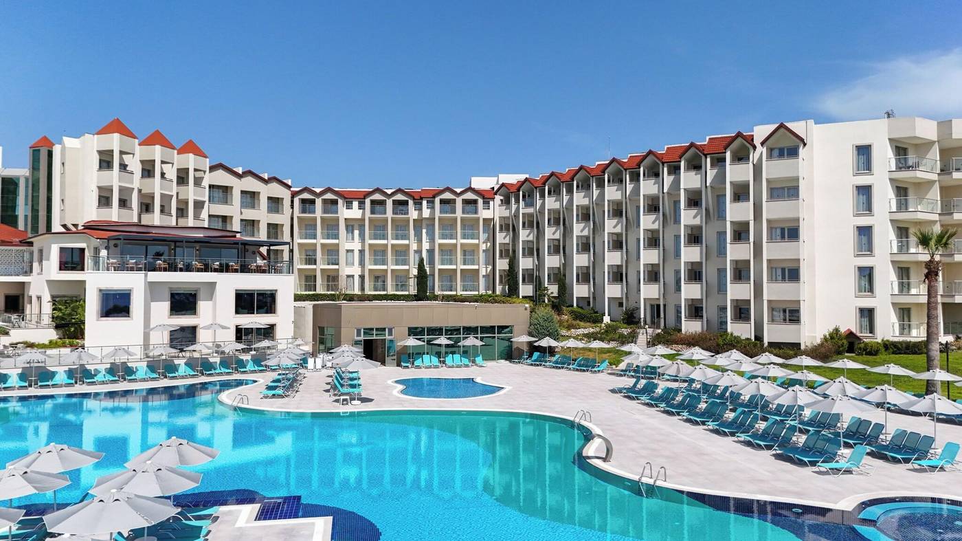 Arcanus-Hotels-Sorgun-Pool-2