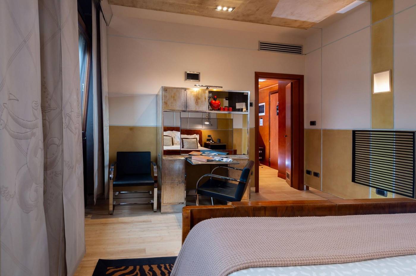 Ca--Pisani-Hotel-Room-56