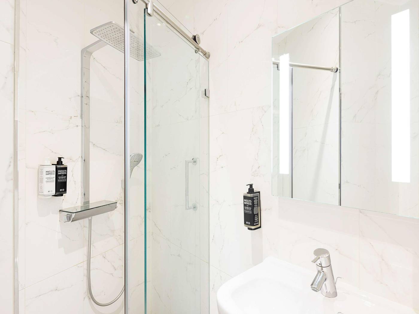 ibis-Styles-Amsterdam-Central-Station-Room-45