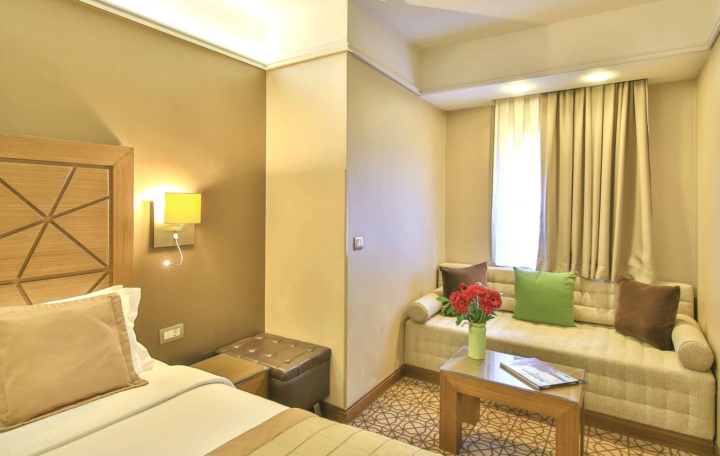 Ramada-Istanbul-Taksim-Room-21