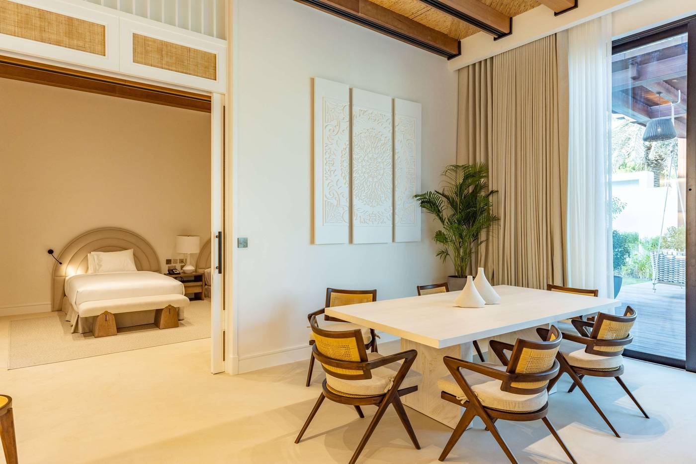 Maysan-Doha--LXR-Hotels---Resorts-Room-12