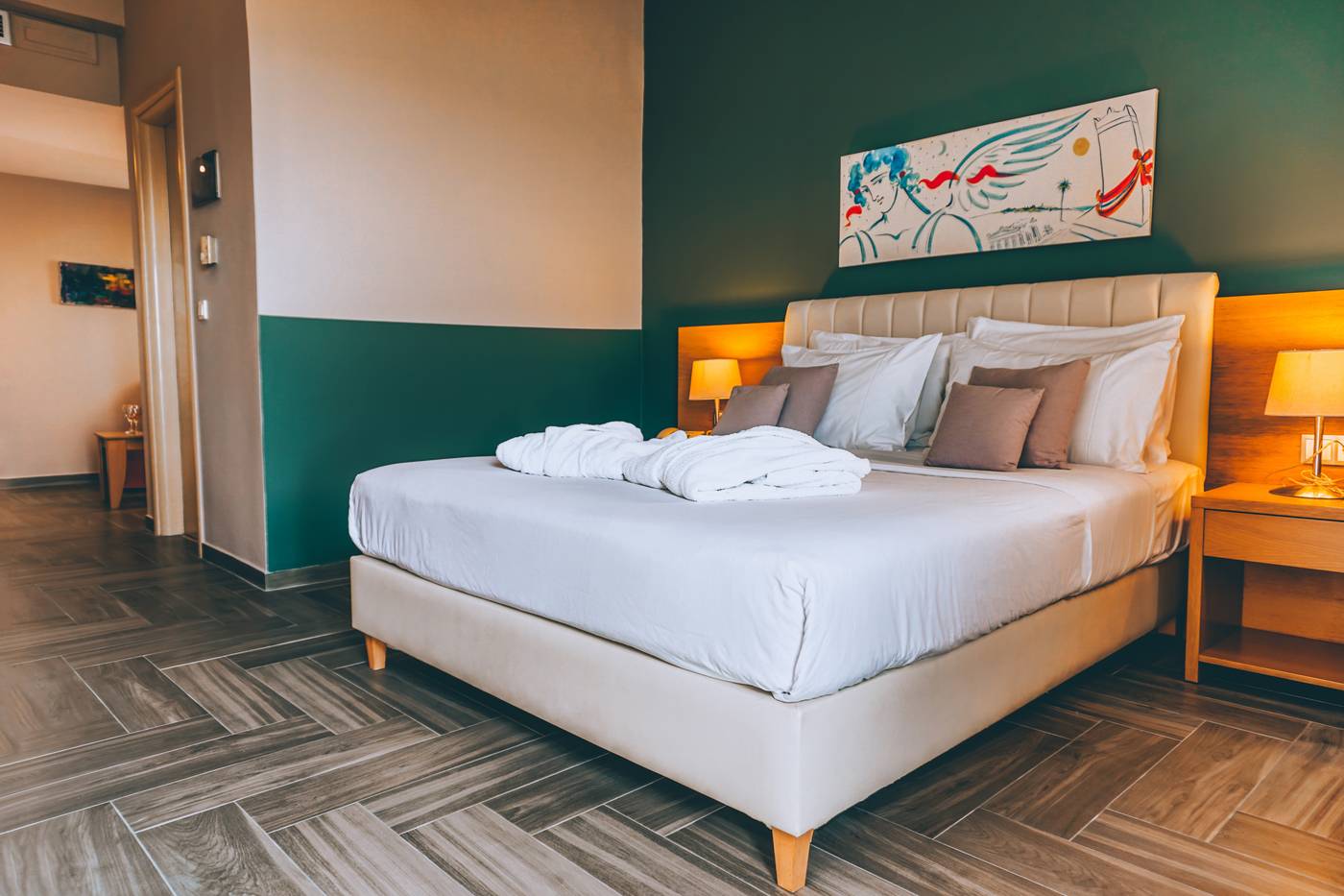 Apollo-Resort-Art-Room-20