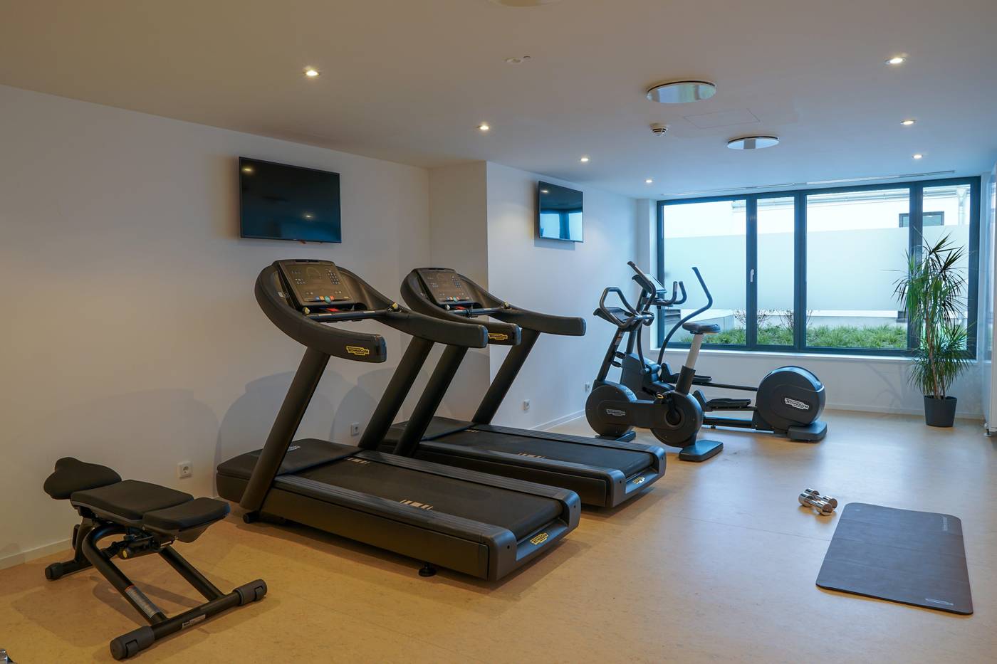 Holiday-Inn-Munich---Leuchtenbergring-Sports-and-Entertainment-36