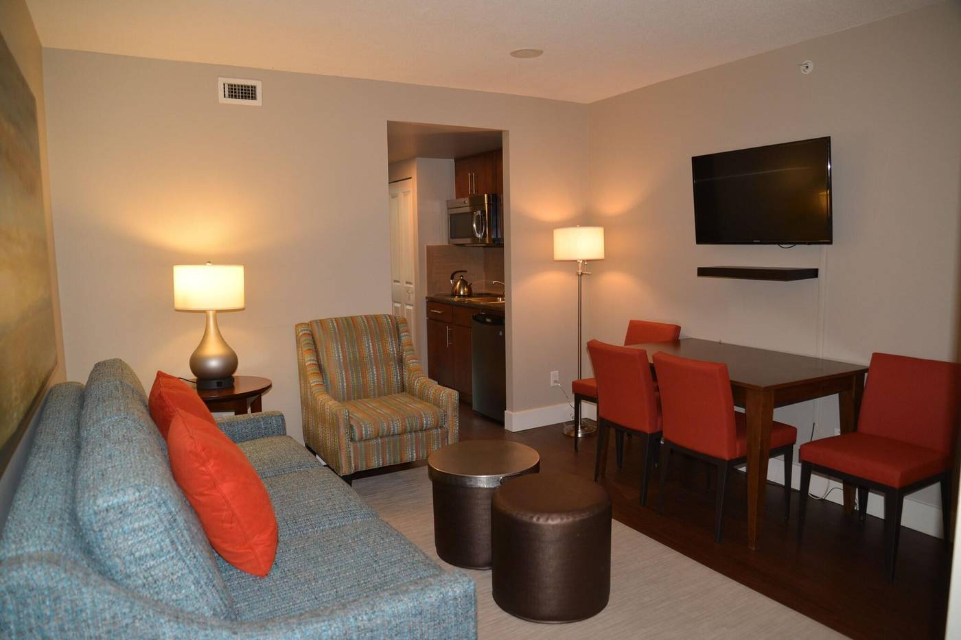 Rosedale-On-Robson-Suites-Hotel-Room-28