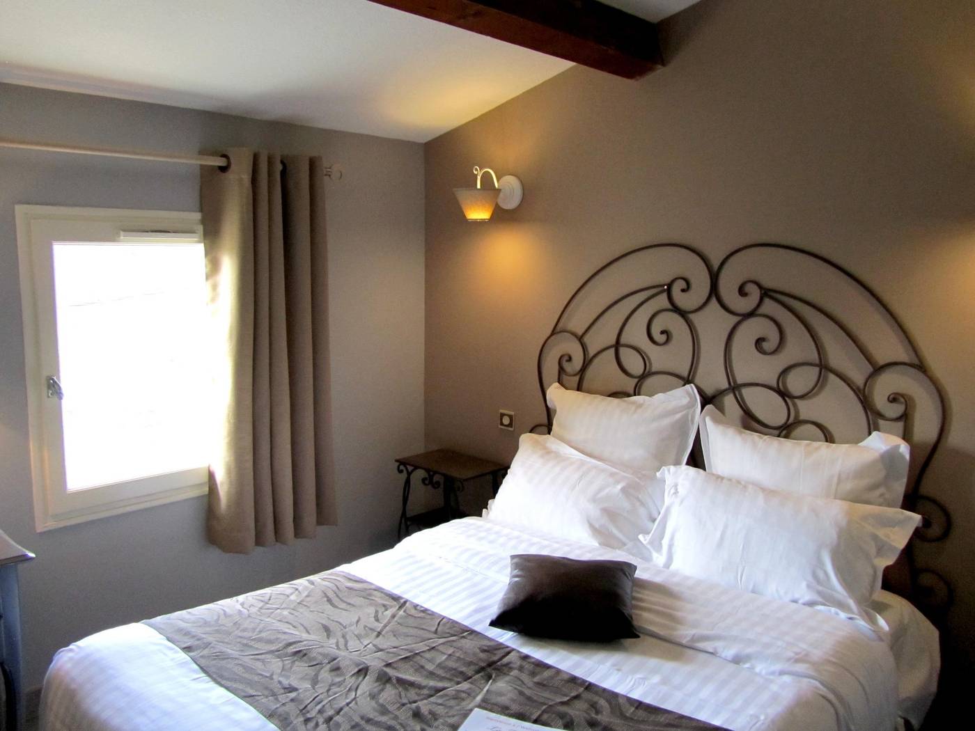 La Ferme-France-AVIGNON-Room-9