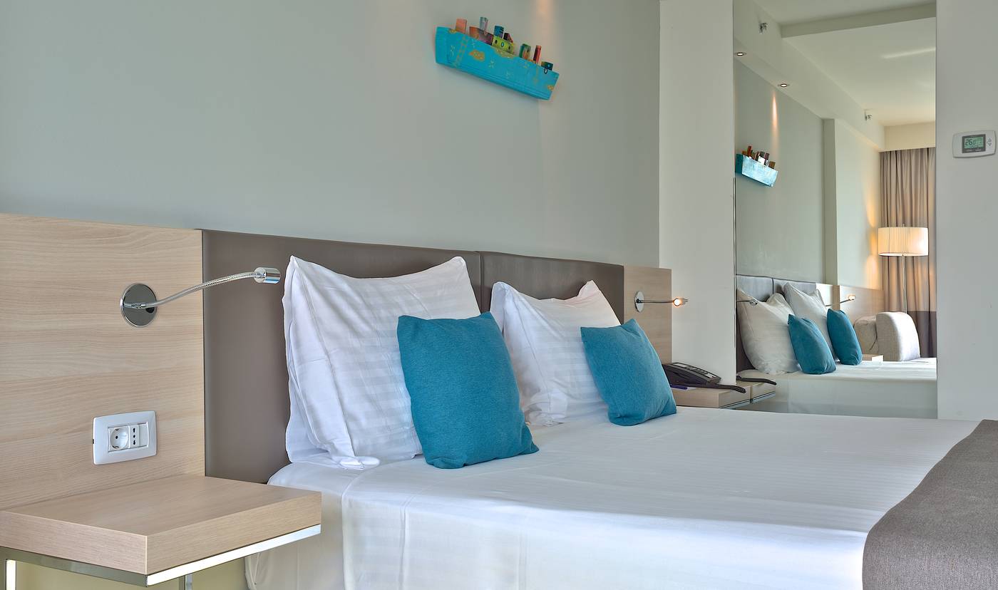 Park-Plaza-Belvedere-Room-26