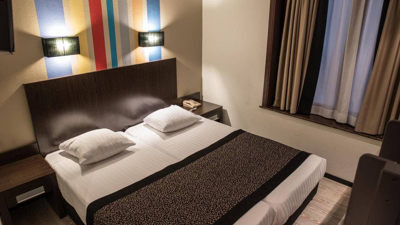 Urban-Yard-Hotel-Room-27