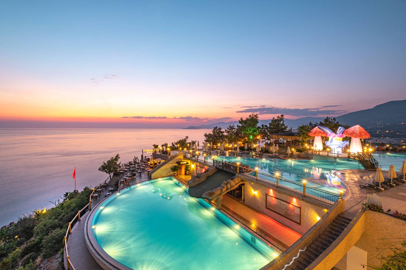Utopia World Hotel