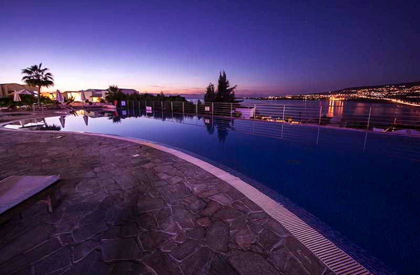 Theo-Sunset-Bay-Pool-12