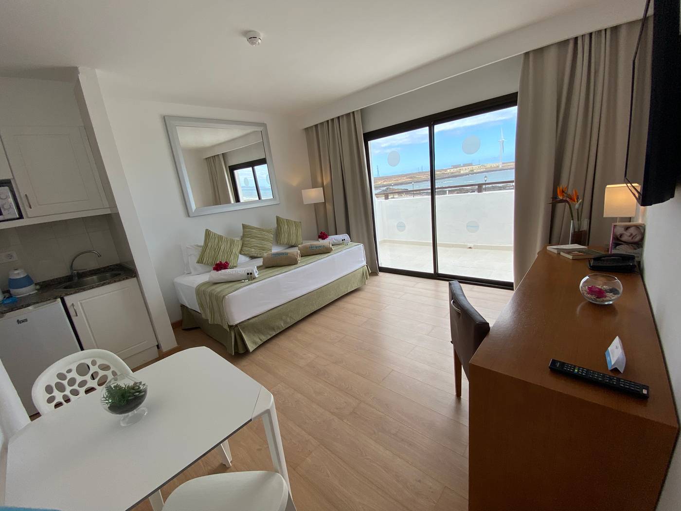Hesperia-Bristol-Playa-Room-20