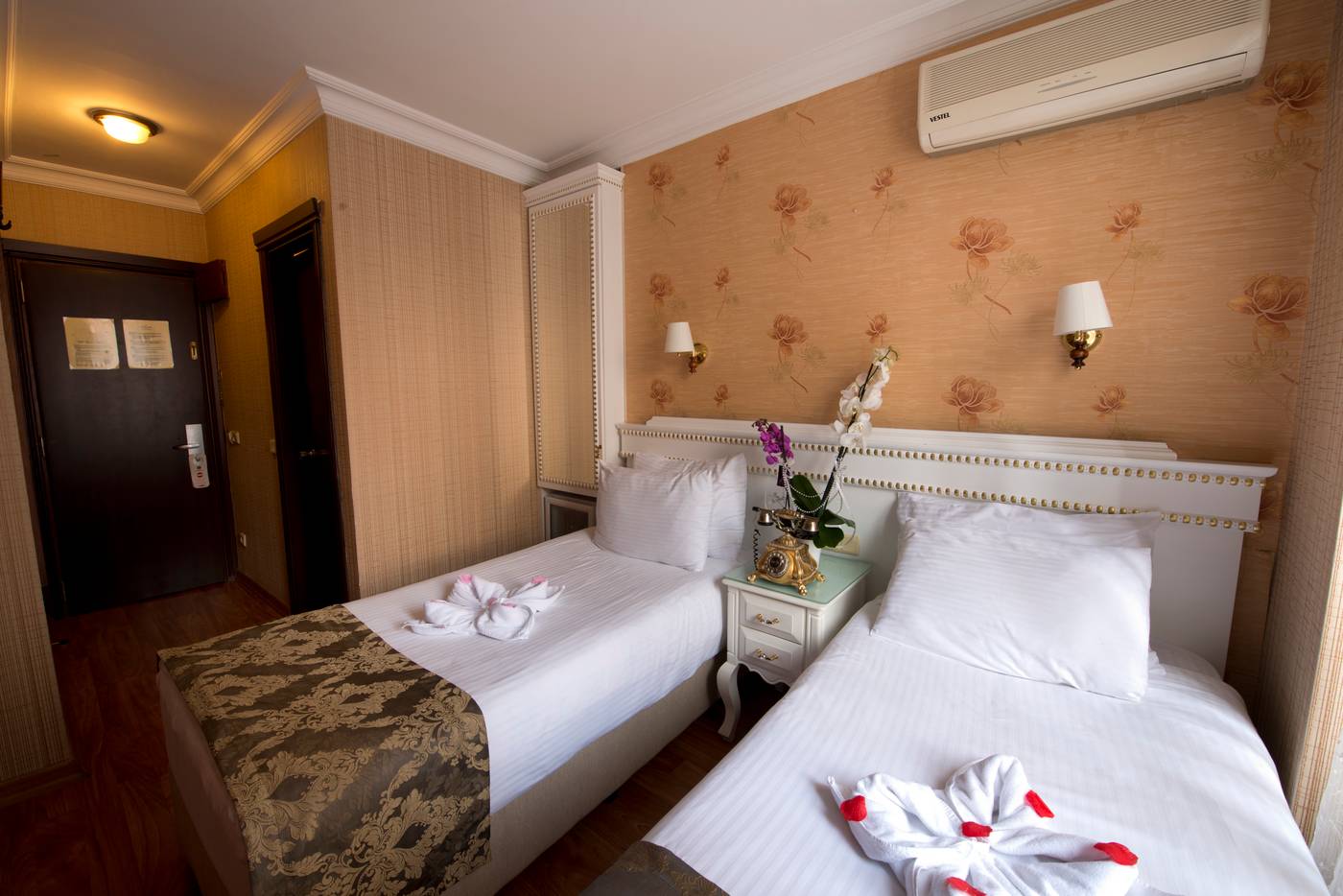 Golden-Horn-Sirkeci-Room-13
