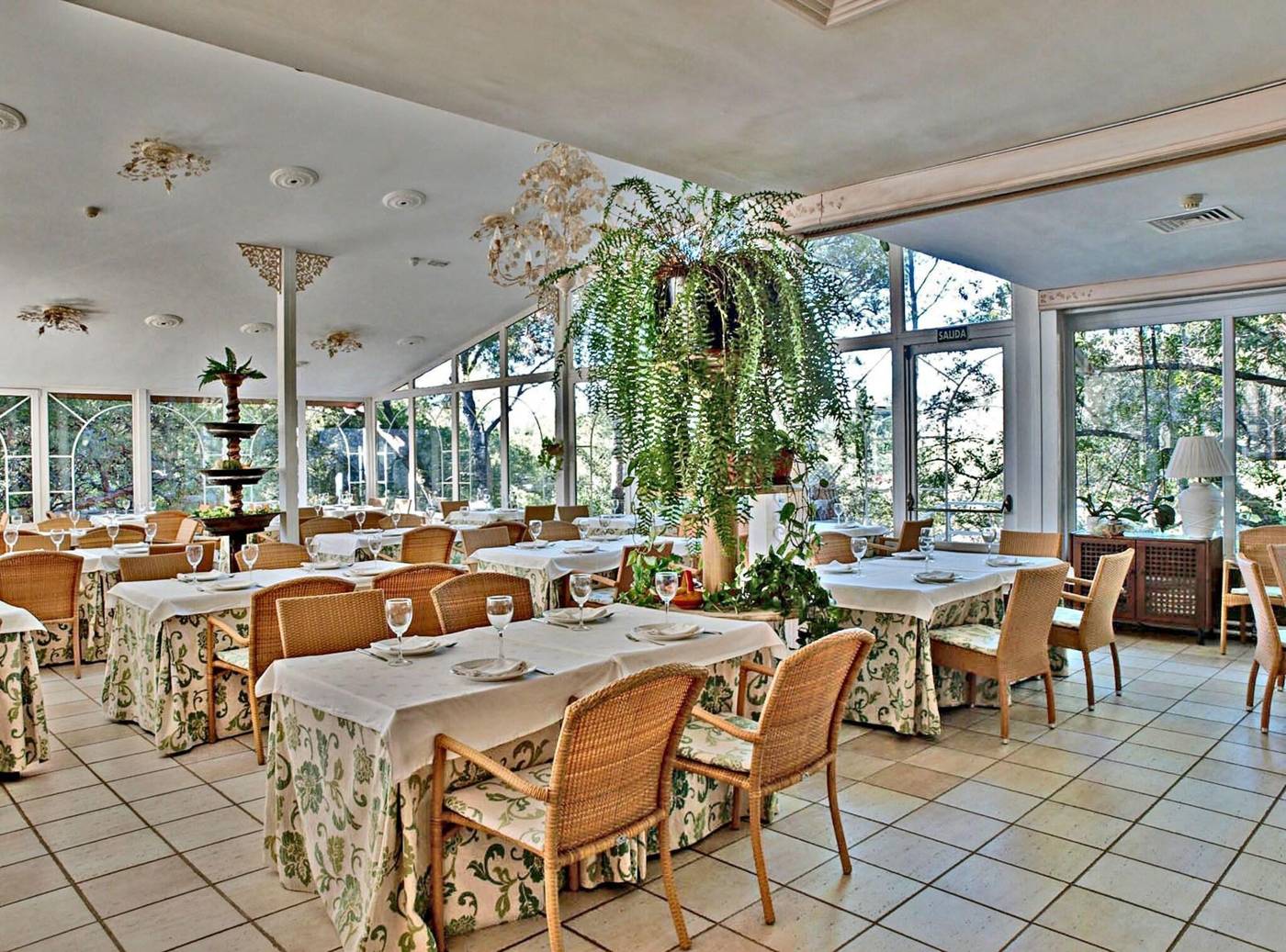 Termas-Marinas-el-Palasiet-Restaurant-21