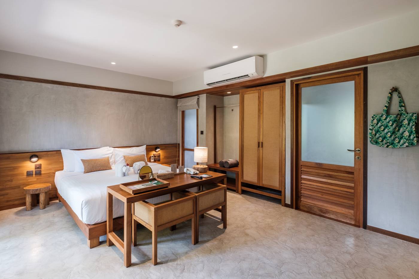 Banana-Fan-Sea-Resort-Room-18