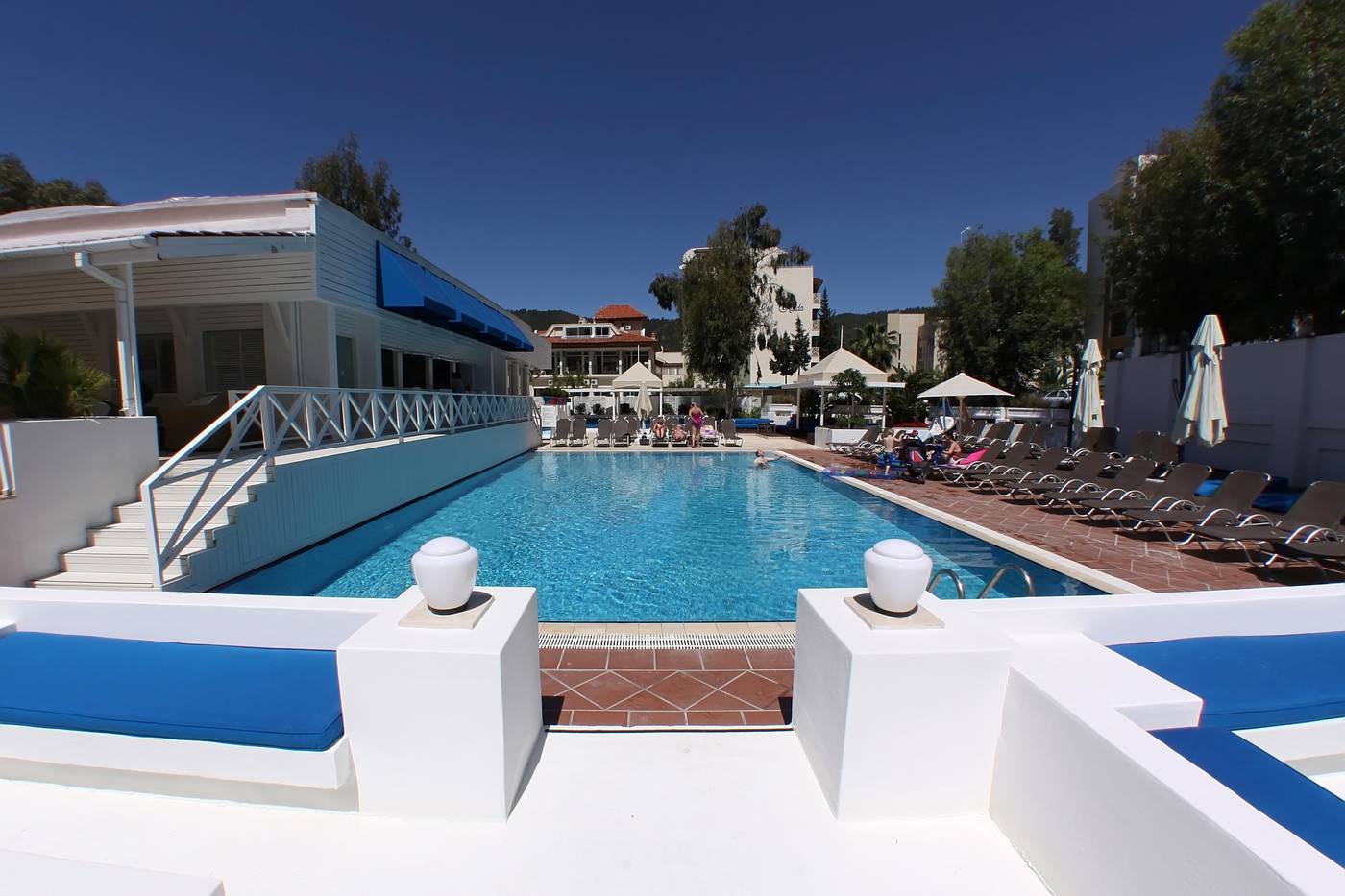 Club-Munamar-Beach-Resort-Pool-8
