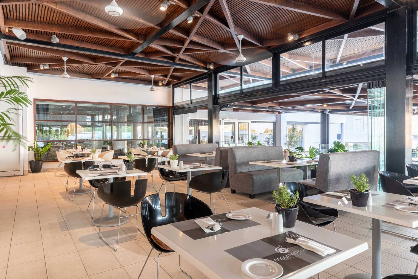 Napa-Mermaid-Hotel-Restaurant-55